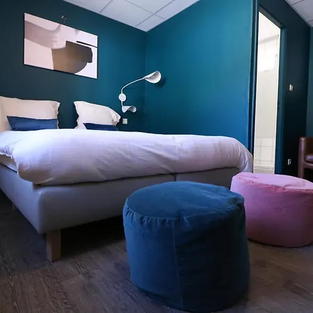 La Vieille Ferme Florenville 게스트하우스 3*