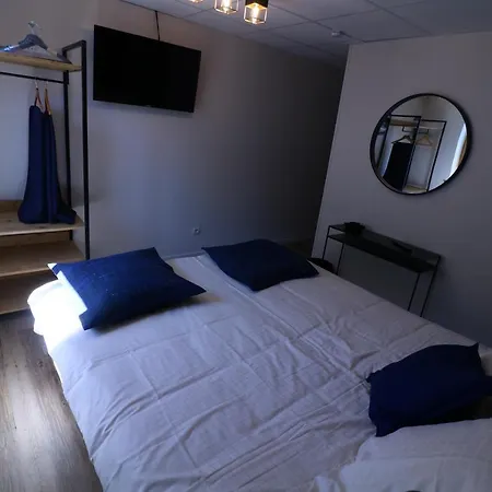 La Vieille Ferme Florenville 게스트하우스 3*